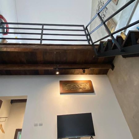 Coffee Room, Loft Mezzanine Room At Pulung House Kejayan Dış mekan fotoğraf